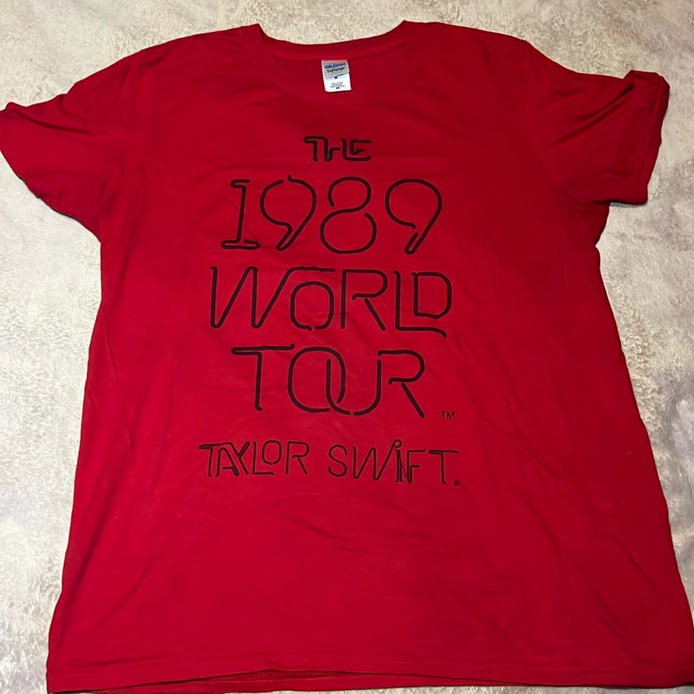 NWOT Taylor Swift 1989 World Tour Red T-Shirt